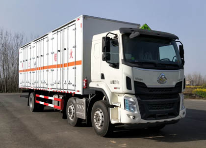 大力牌DLQ5260XZWLZ6型雜項危險物品廂式運輸車